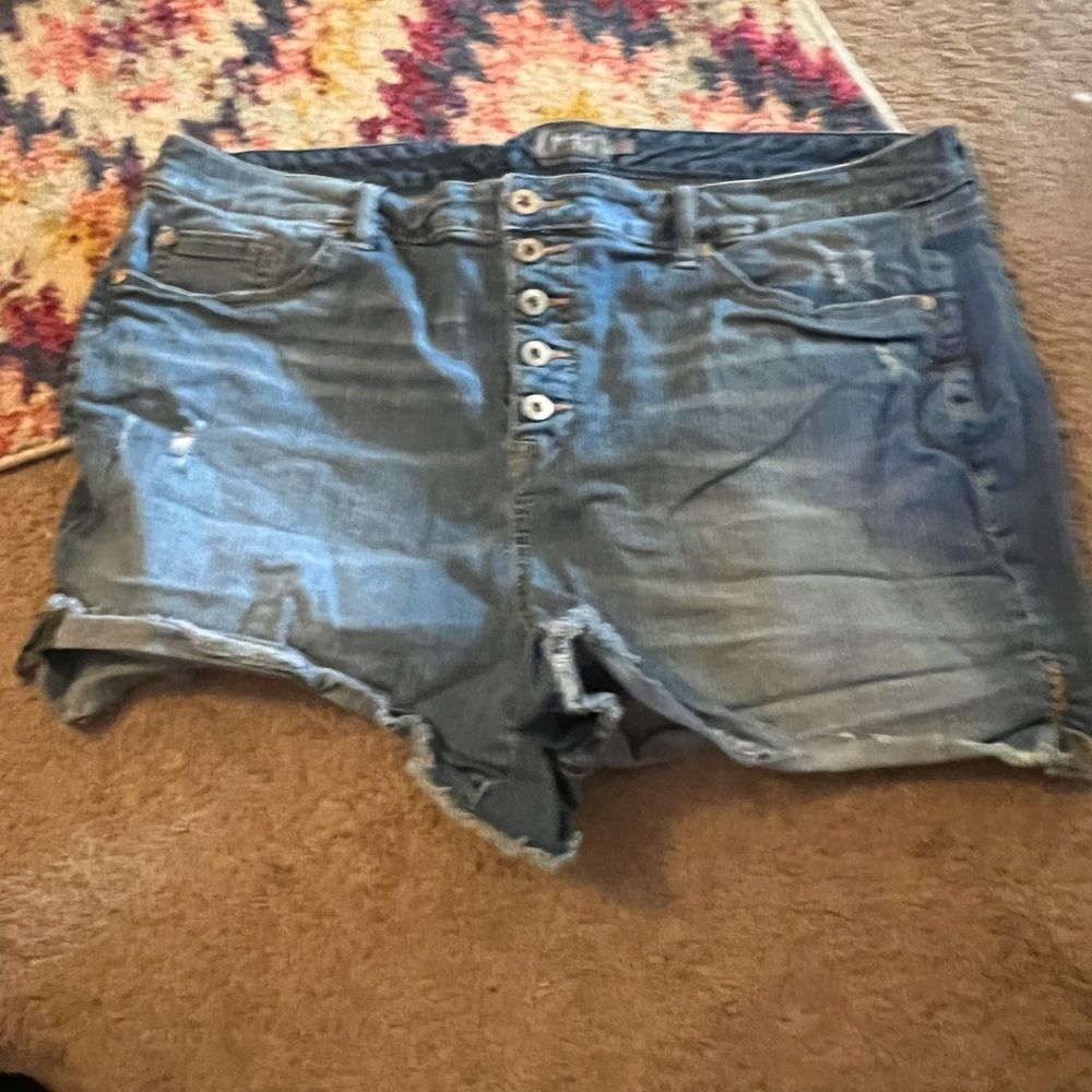 Torrid shorts 22 - Picture 3 of 7